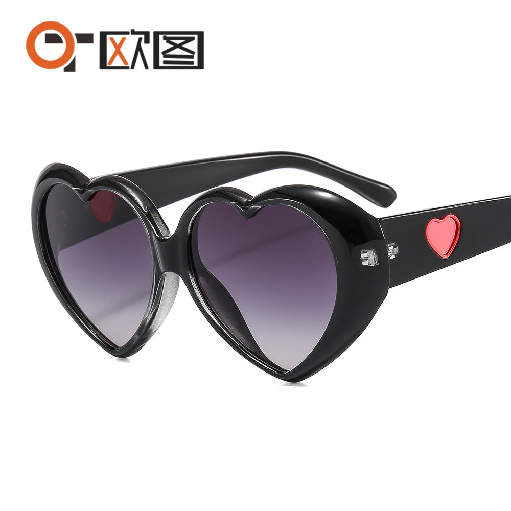 Fashion Women&#039;s Big Frame Ins Internet Celebrity New Love Sunglasses Face Repair Street Photography European And American Personality Trendy Sunglasses A520